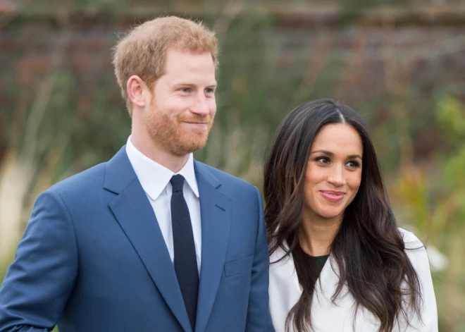 Atklāti prinča Harija un Meganas Mārklas pirmie krīzes signāli karaļnamā