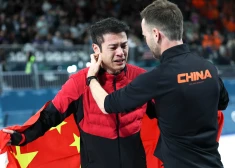 Ķīnietis Nins ar rekordu triumfē ātrslidošanā 1500 metru distancē, krietni labojot 2022. gada olimpiskā čempiona sasniegumu