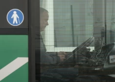 Pasažieriem jārēķinās ar izmaiņām: atcelti vairāki reisi Jelgavas virzienā