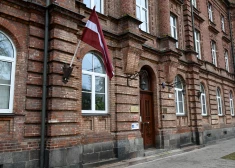 Bijušais politiķis par krāpšanos ar slimības lapu saņem sabiedrisko darbu