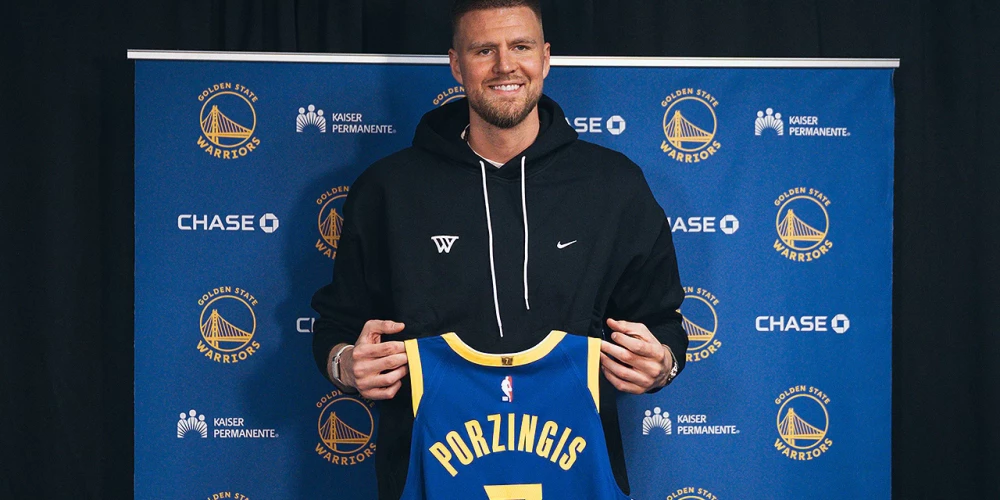 Kristapam Porziņģim "Warriors" rindās ir jauns krekla numurs.