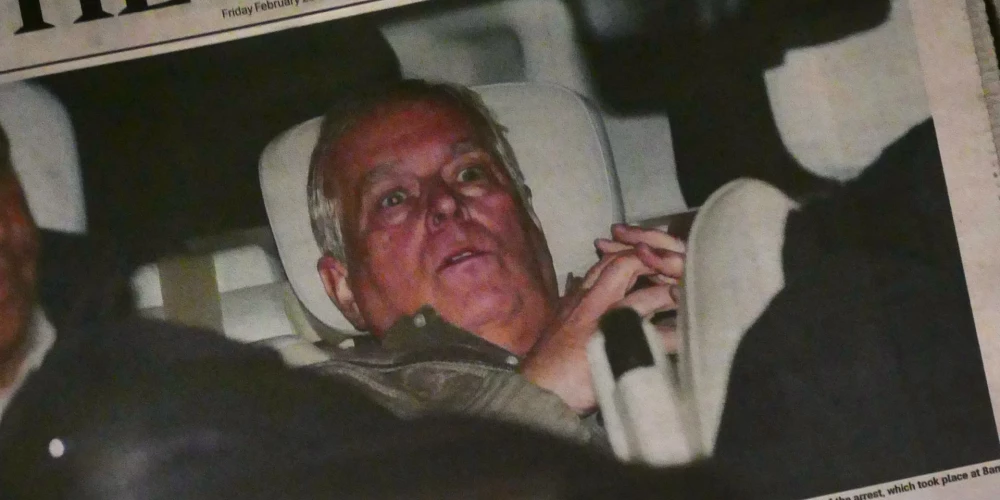 Endrū ceturtdienas vakarā tika redzēts sēžam automašīnas aizmugures sēdeklī, kad viņš atstāja Eilšemas policijas iecirkni Norfolkā.