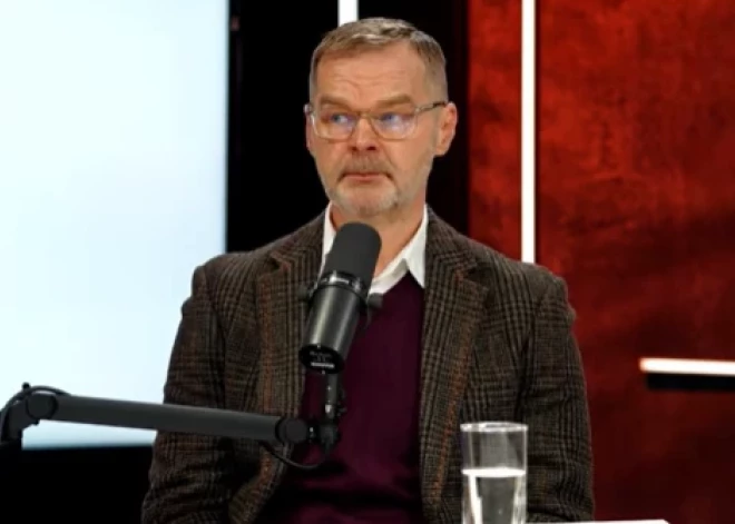 “Tas bija īsts gaļas tirgus”: modes mākslinieks Bude izteicis skaļu apgalvojumu par “Jauno vilni” Jūrmalā