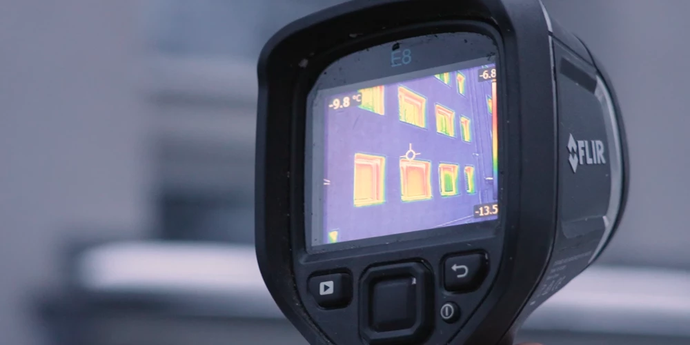 Nozares pirmsākumos 2009. gadā tika izstrādāti vien pāris simti energoefektivitātes sertifikātu, bet tagad to skaits sasniedz aptuveni 9000 gadā, aptverot gan jaunbūves, gan renovētus namus un privātmājas.