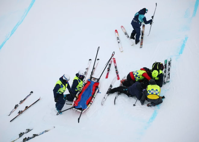 19 gadus vecais Jaunzēlandes frīstaila slēpošanas talants olimpiskajās spēlēs gūst galvas traumu