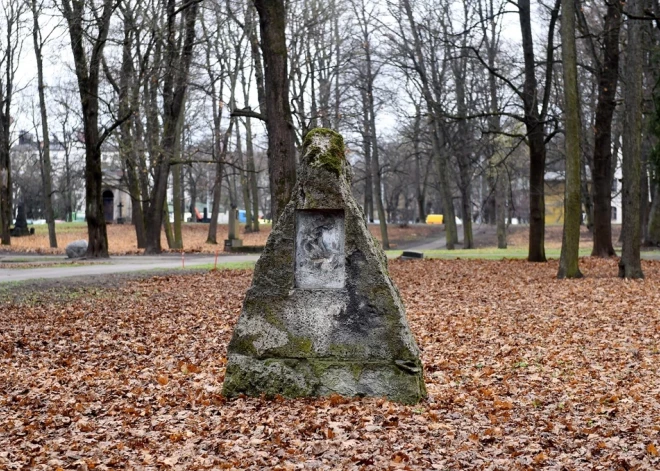 Рижские власти вспомнили про Большое кладбище. Что с ним хотят сделать?