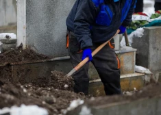 VIDEO: lielajās Latvijas pilsētās sāk trūkt apbedījumu vietas kapsētās: likums paredz būtiskas izmaiņas 