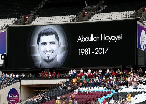 Apvienoto Arābu Emirātu paravieglatlēta Abdullas Hajaje godināšanas brīdis.