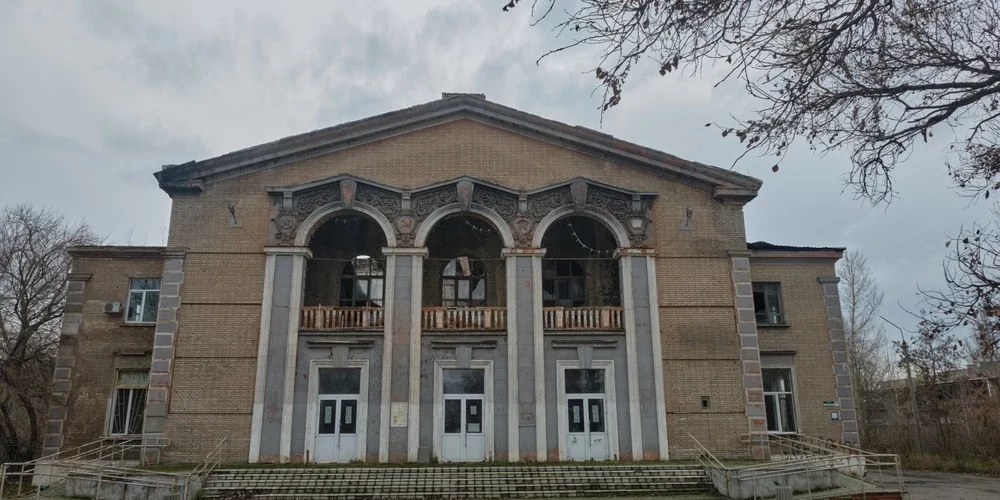 Дом культуры в Славянске.