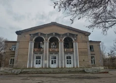 Под землей - больницы, над землей - дроны: латвийский врач побывал у линии фронта в Украине