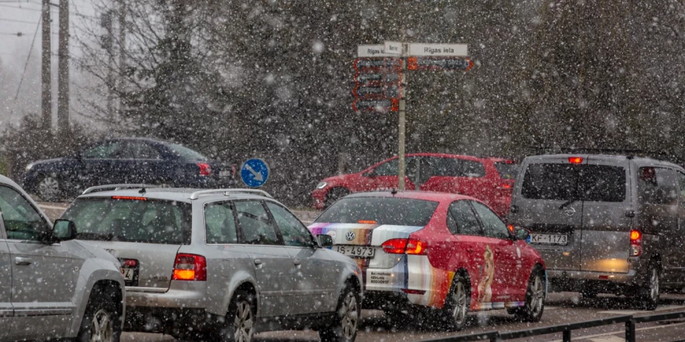 Ieviesīs divvirzienu satiksmi Jūrmalas gatves posmā līdz Rīgas robežai. 