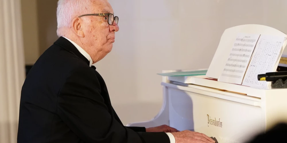 Maestro Raimonds Pauls. 