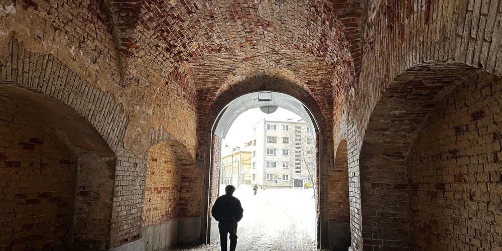 Вход в крепость через Александровские ворота.