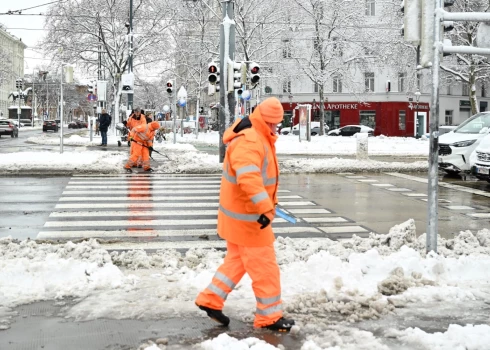 Sniegputenī Austrijā gājuši bojā četri cilvēki. 