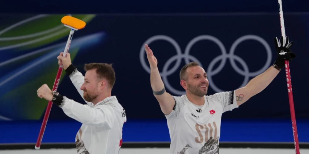 Šveices kērlingisti izcīna bronzas medaļas.