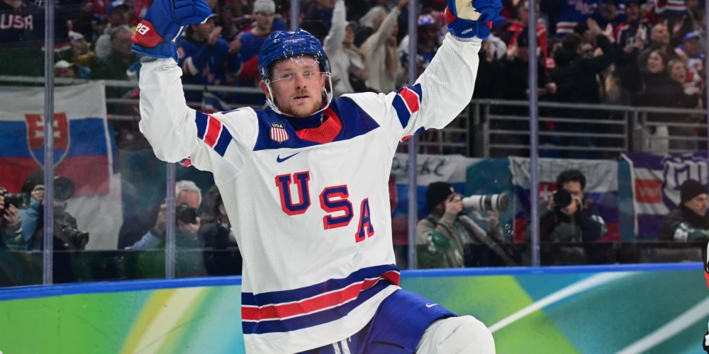 ASV hokejists Džeks Aihels.