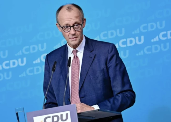 Mercs atkal ievēlēts par valdošās partijas līderi