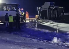 Kļūdains manevrs uz Liepājas šosejas: vai sadursmi izraisījušais autovadītājs mēģināja bēgt?