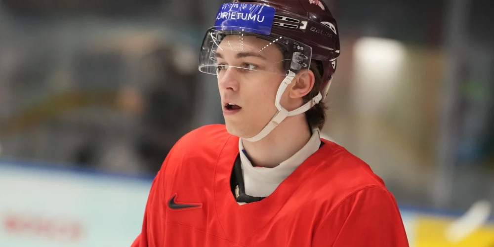 Latvijas hokeja izlases uzbrucējs Anrī Ravinskis.