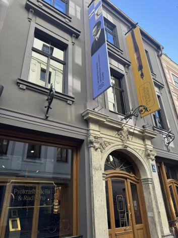 Latvijas Nacionālā rakstniecības un mūzikas muzeja ēka.