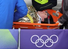 Šausmas olimpiādes bobsleja trasē - trīs komandas piedzīvo nopietnus kritienus. VIDEO