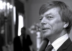 77 gadu vecumā mūžībā devies izcilais latviešu gleznotājs un performances mākslinieks Miervaldis Polis