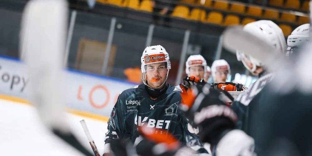 "Liepājas hokeja komanda" sestdien "Optibet" hokeja līgas (OHL) vadošo vienību duelī mājās ar rezultātu 3:1 (1:1, 0:0, 2:0) pārspēja "Zemgale"/LBTU.