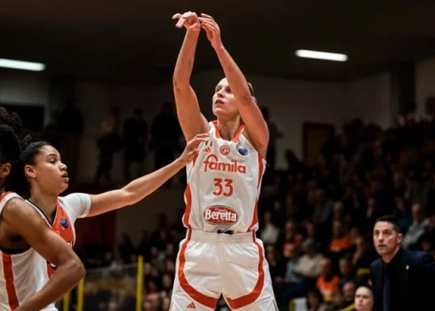 Laksa laukumā bija 20 minūtes un 55 sekundes, realizēja vienīgo divpunktu metienu, vienu no diviem tālmetieniem un divus no trīs soda metieniem.