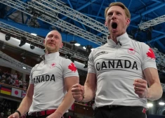  Kanādas vīriešu kērlinga izlase olimpiādē izcīna zeltu