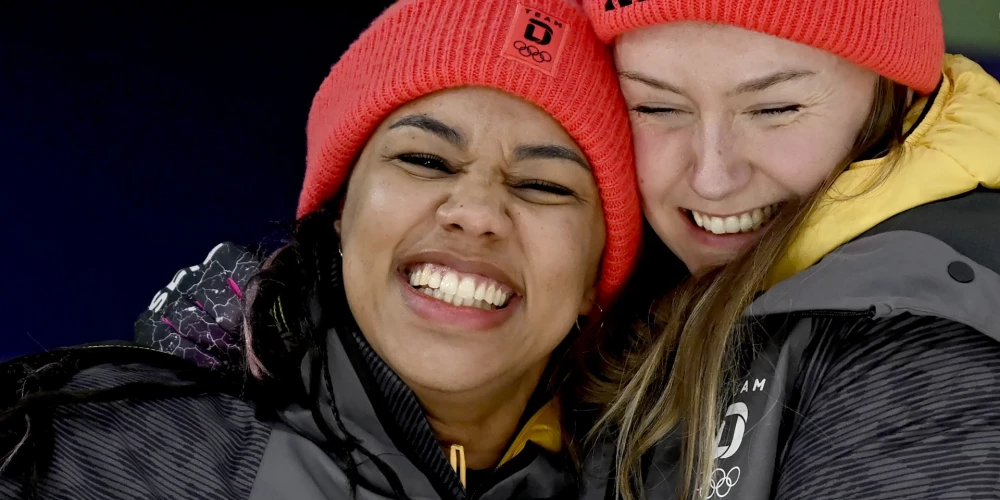 Vācijas bobsleja pilote Laura Nolte ar stūmēju Deboru Levi sestdien kļuva par olimpiskajām čempionēm bobslejā divnieku ekipāžām, atkārtojot pirms četriem gadiem iespēto.