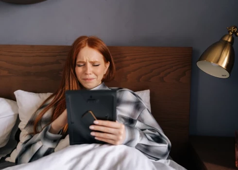 Люди могут чувствовать, что жизнь потеряла смысл, что они утратили часть своей идентичности, или просто не могут принять смерть, даже осознавая, что она произошла.