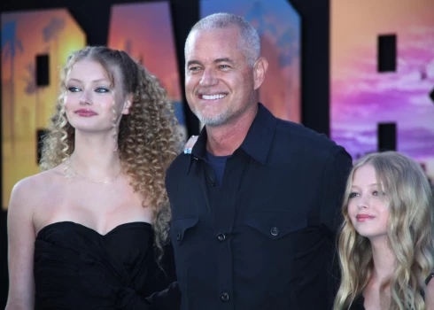 Эрик Дэйн с дочерьми, Билли и Джорджией, в 2024 году.