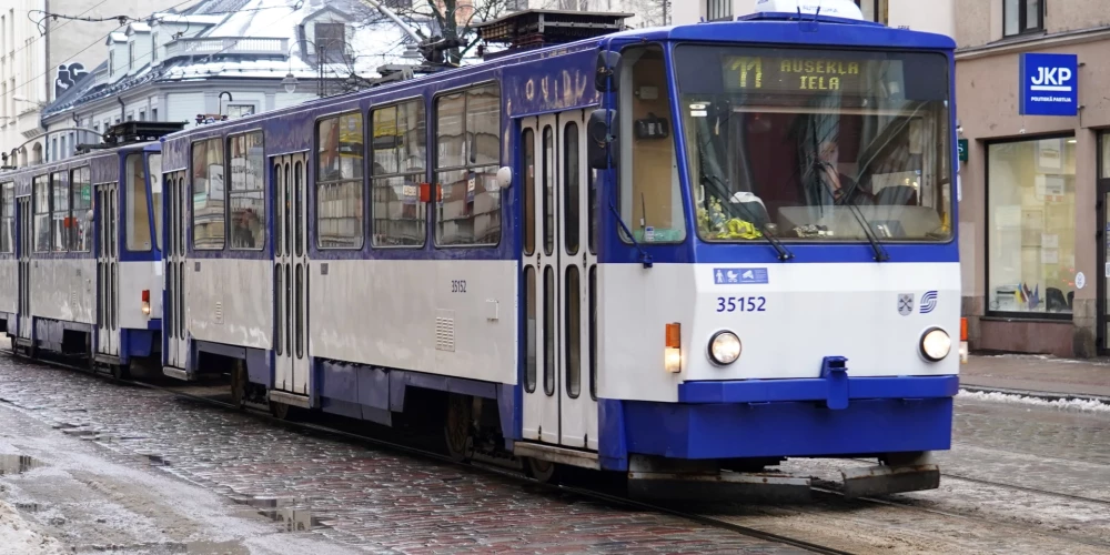 11. tramvajs Krišjāņa Barona ielā.