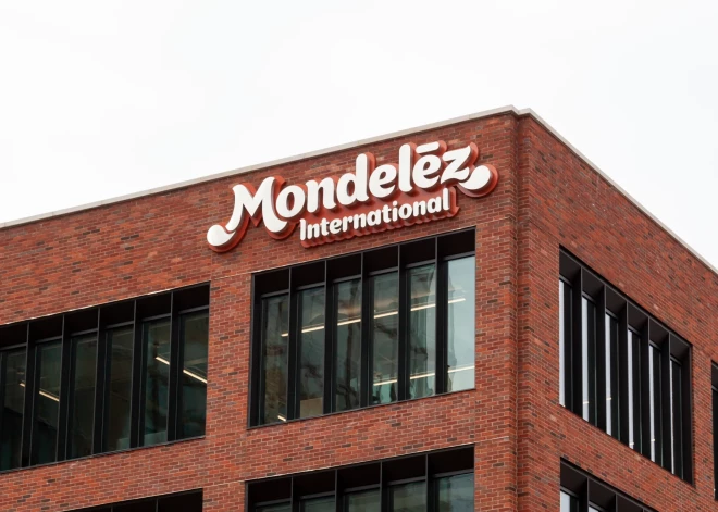 Krievijas raķešu uzbrukumā cietusi ASV saldumu ražotne “Mondelez”