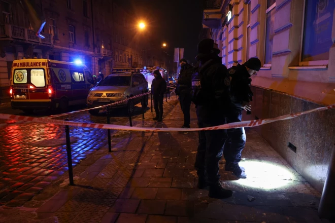 Во Львове возбудили дело о теракте после взрывов, в которых погибла полицейская.