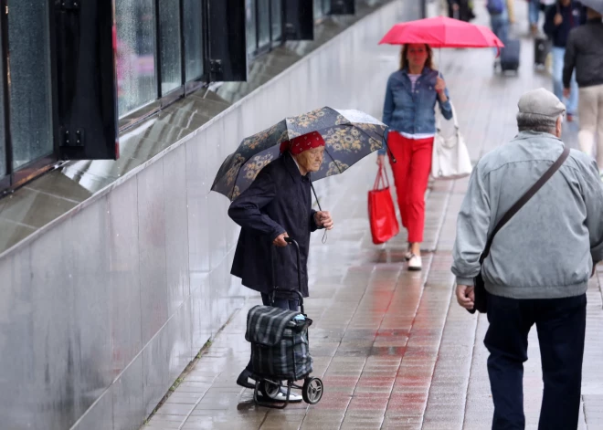 Latvijā pieaug vidējā pensija, taču daļa senioru joprojām saņem tikai grašus