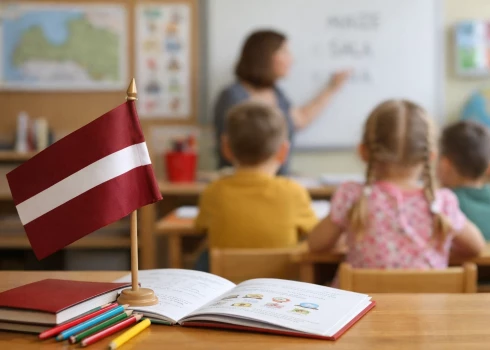 По данным мониторинга, 31% детей используют латышский исключительно в образовательном учреждении, что усиливает ответственность детсадов и школ за языковую среду.