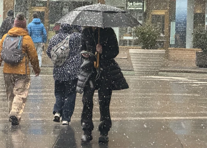 “Šāda vētra nav pieredzēta desmit gadus”: Ņujorkā izsludināts pārvietošanās aizliegums