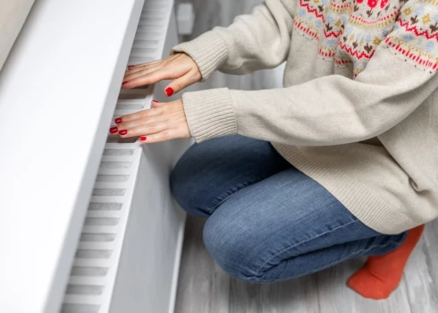 Zināmā mērā var teikt, ka putekļi “apēd” siltumu. Ne tādēļ, ka tie patērētu siltumenerģiju, bet tāpēc, ka tie traucē siltumam nonākt telpā. 