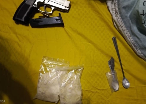 Vīrietis narkotikas, iespējams, vēlējās realizēt Daugavpilī.