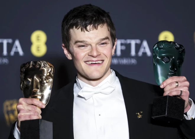 Сенсация на премии BAFTA: актер без номинации на "Оскар" оставил Ди Каприо и Шаламе без главной награды