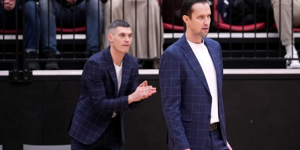 Juris Umbraško (pa labi) pametīs "Rīgas zeļļus" un viņa postenī stāsies Dāvis Čoders (pa kreisi).