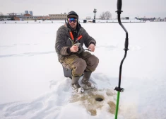 FOTO: veselīgs dzīvesveids vai vājprātīgo hobijs? Copējam ar stilīgākajiem Rīgas zemledus makšķerniekiem
