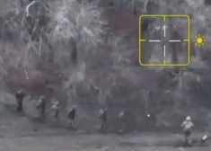 VIDEO: Ukrainas triecienpulka karavīri divatā sagūsta sešus krievu iebrucējus, tostarp vada komandieri