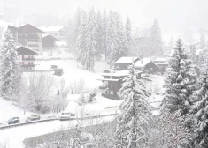 Во вторник в центральных и восточных районах Латвии продолжится снегопад