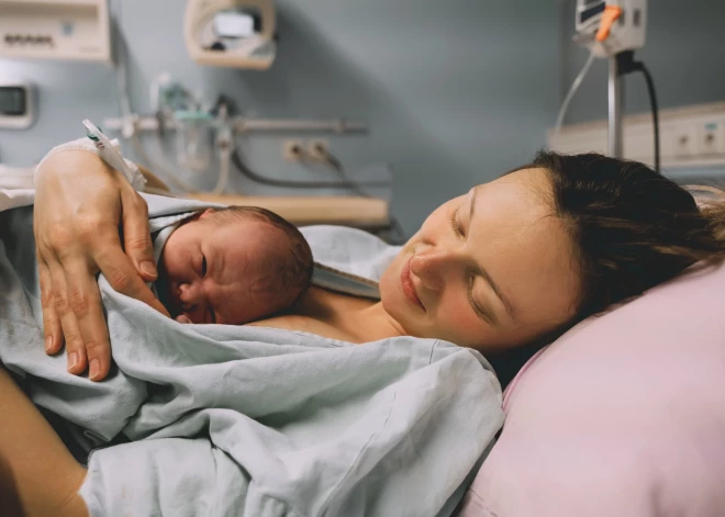 "А вы бы родили еще?" Что обсуждают латвийские женщины на фоне демографического спада