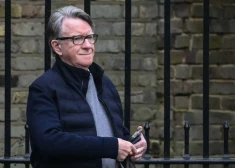 Aizturēts Epstīna lietā iesaistītais bijušais Lielbritānijas vēstnieks ASV Pīters Mandelsons