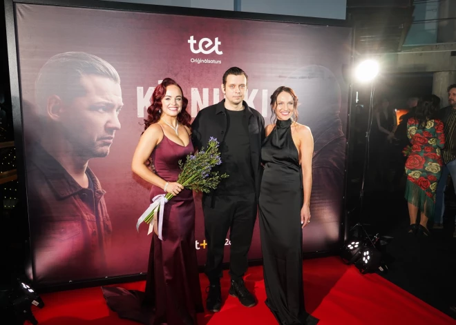 2026. gada 23. februārī kinoteātrī "Forum Cinemas" notika daudzsēriju filmas "Ķīlnieki" pirmizrāde.