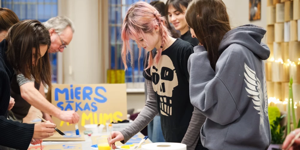  Plakātu darbnīca Ukrainas atbalstam "Kopā līdz uzvarai!"