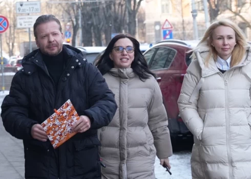 Члены партии "За стабильность".